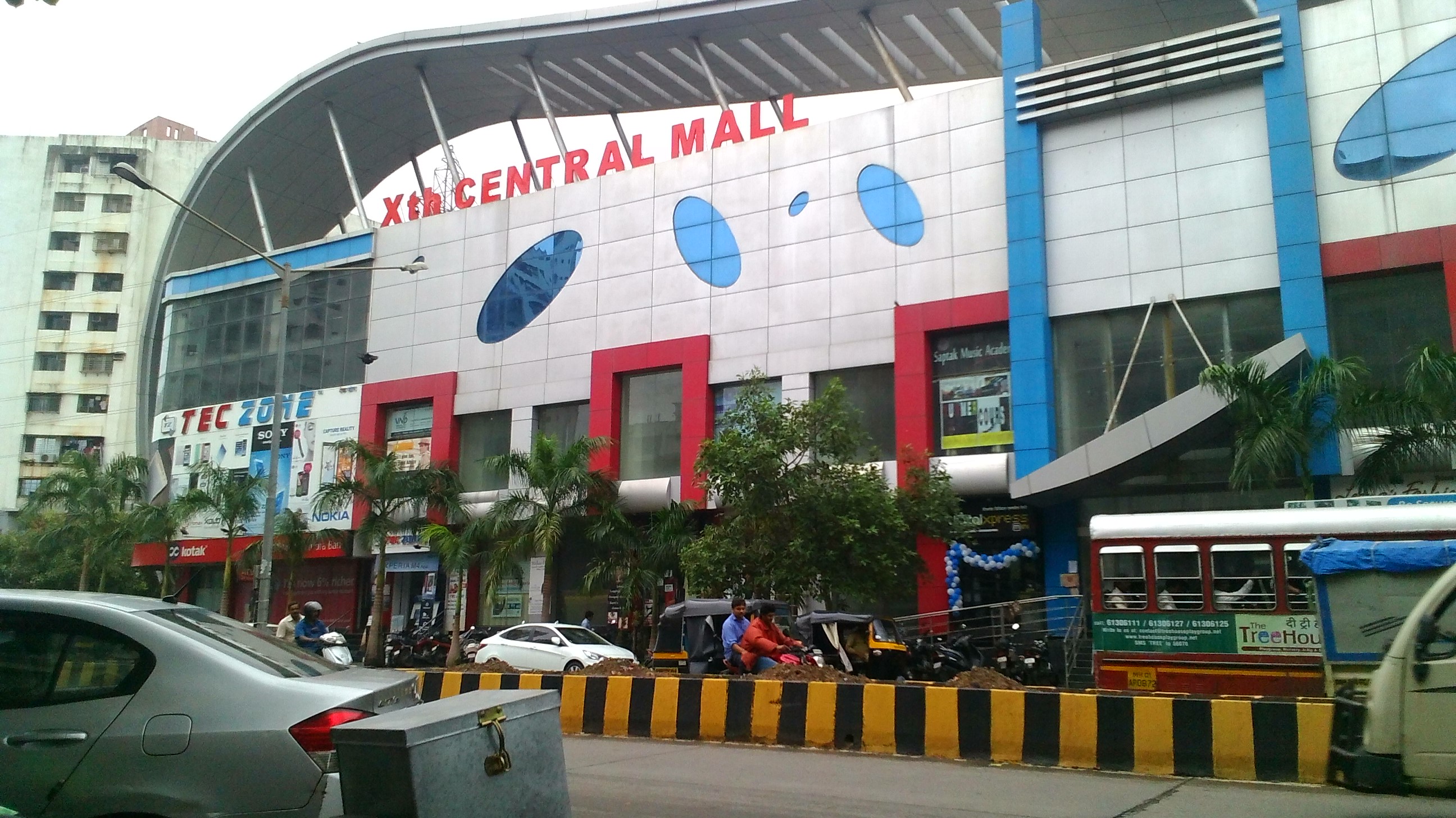 Commercial Shops for Rent in Commercial shop for Rent, Near Mahavir Nagar,, Kandivali-West, Mumbai