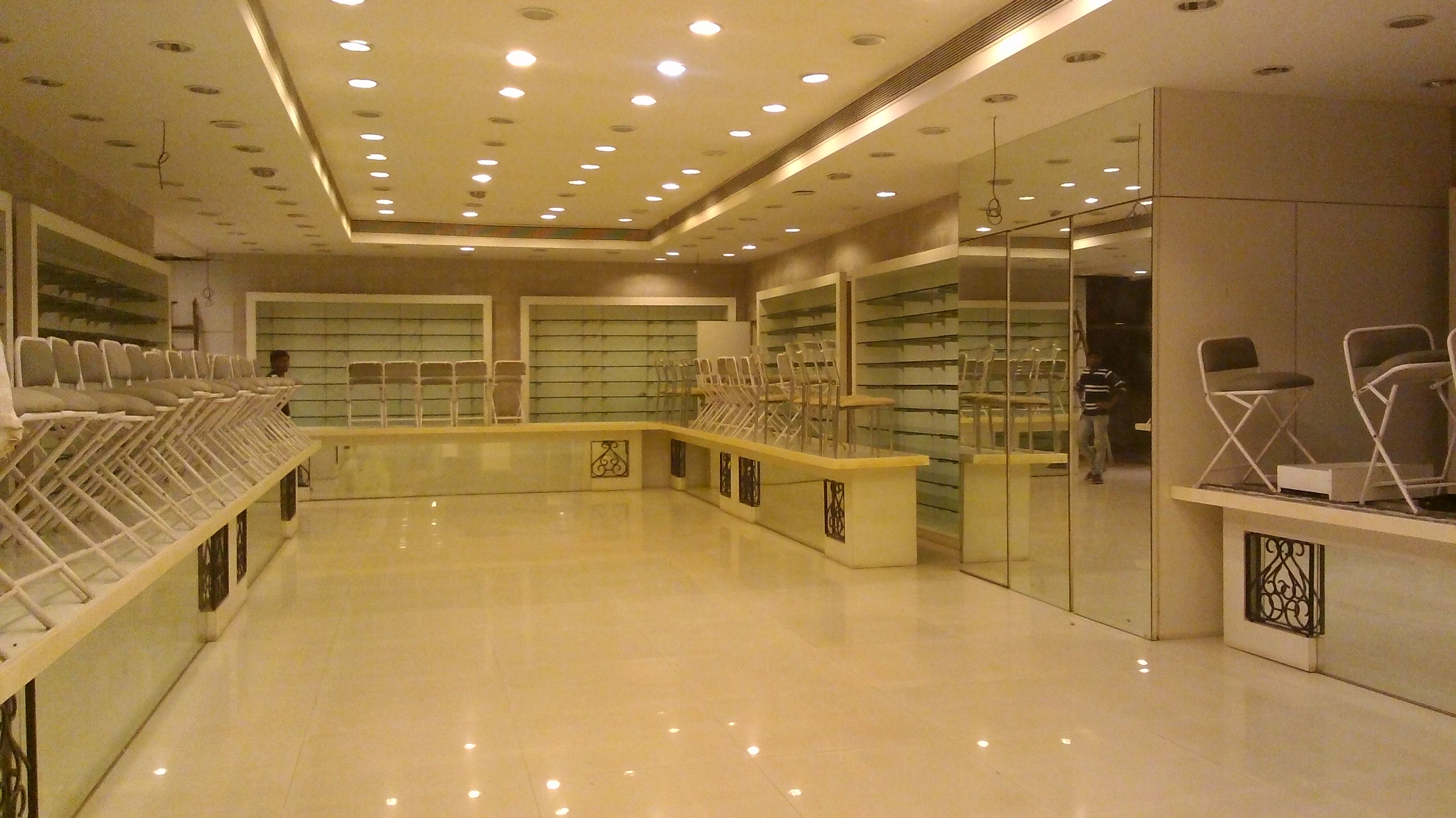 Commercial Shops for Rent in Prabhat Plaza,Opp.M H High School, Shivaji Path. Near Kalyan Jewelers, Thane-West, Mumbai