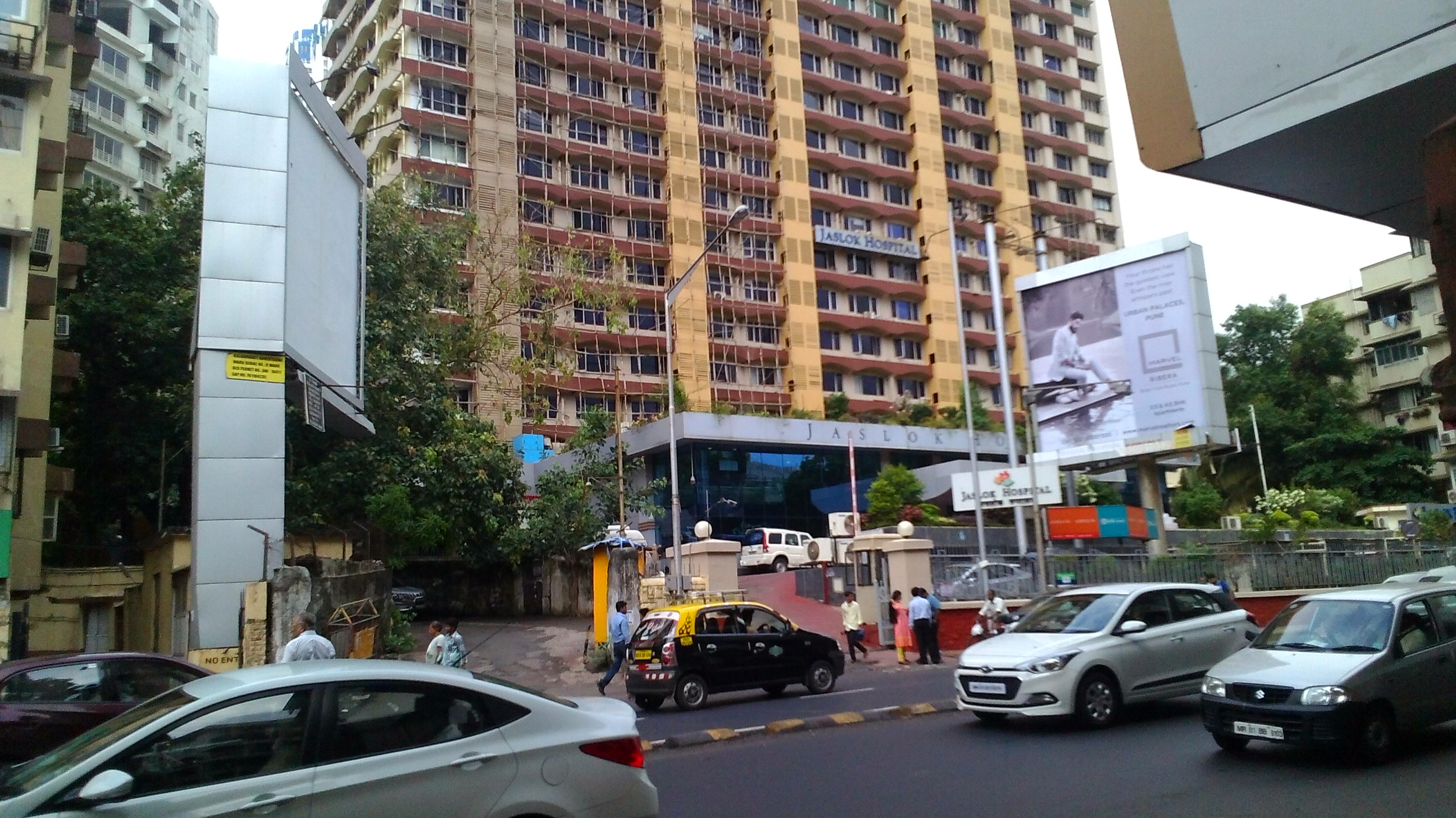 Commercial Shops for Rent in Commercial shop for Rent in Peddar Road, , Mahalaxmi-West, Mumbai