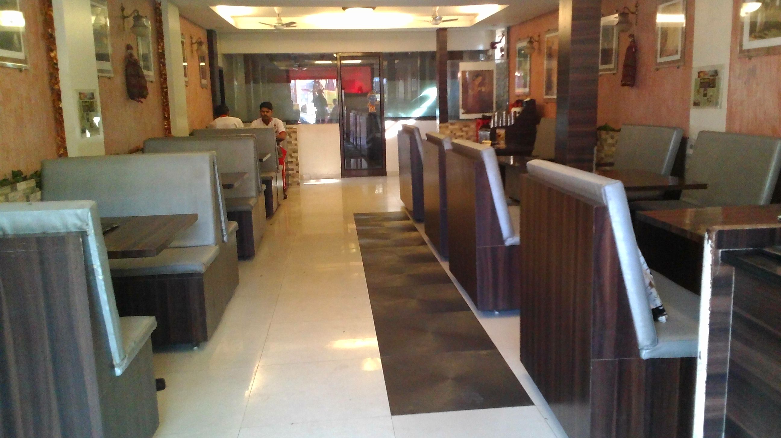 Commercial Shops for Rent in Commercial Hotel For Rent at Sane Guruji marg, , Chinchpokli-West, Mumbai