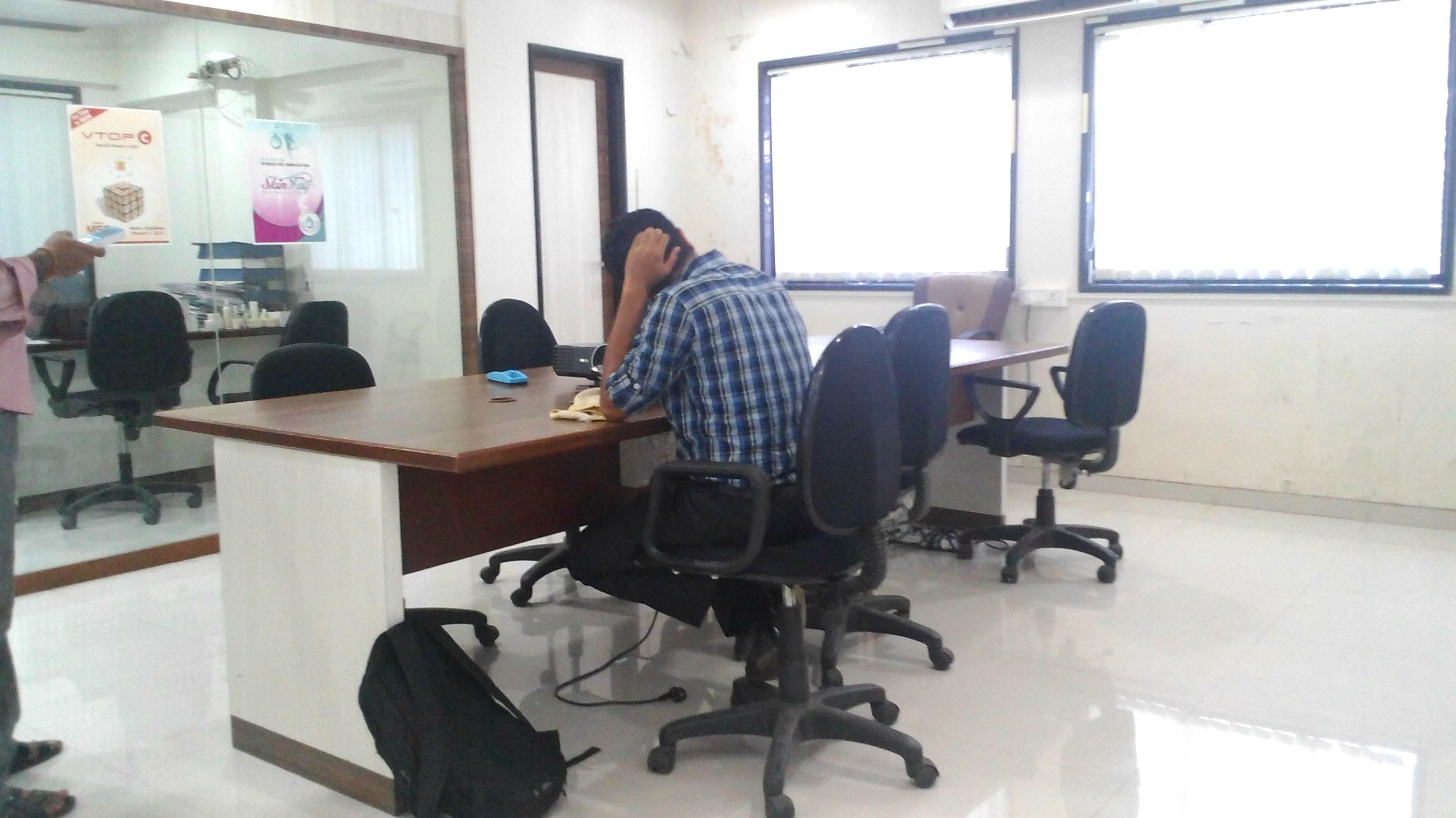 Commercial Office Space for Rent in Semi furnished office for Rent near station, , Mulund-West, Mumbai