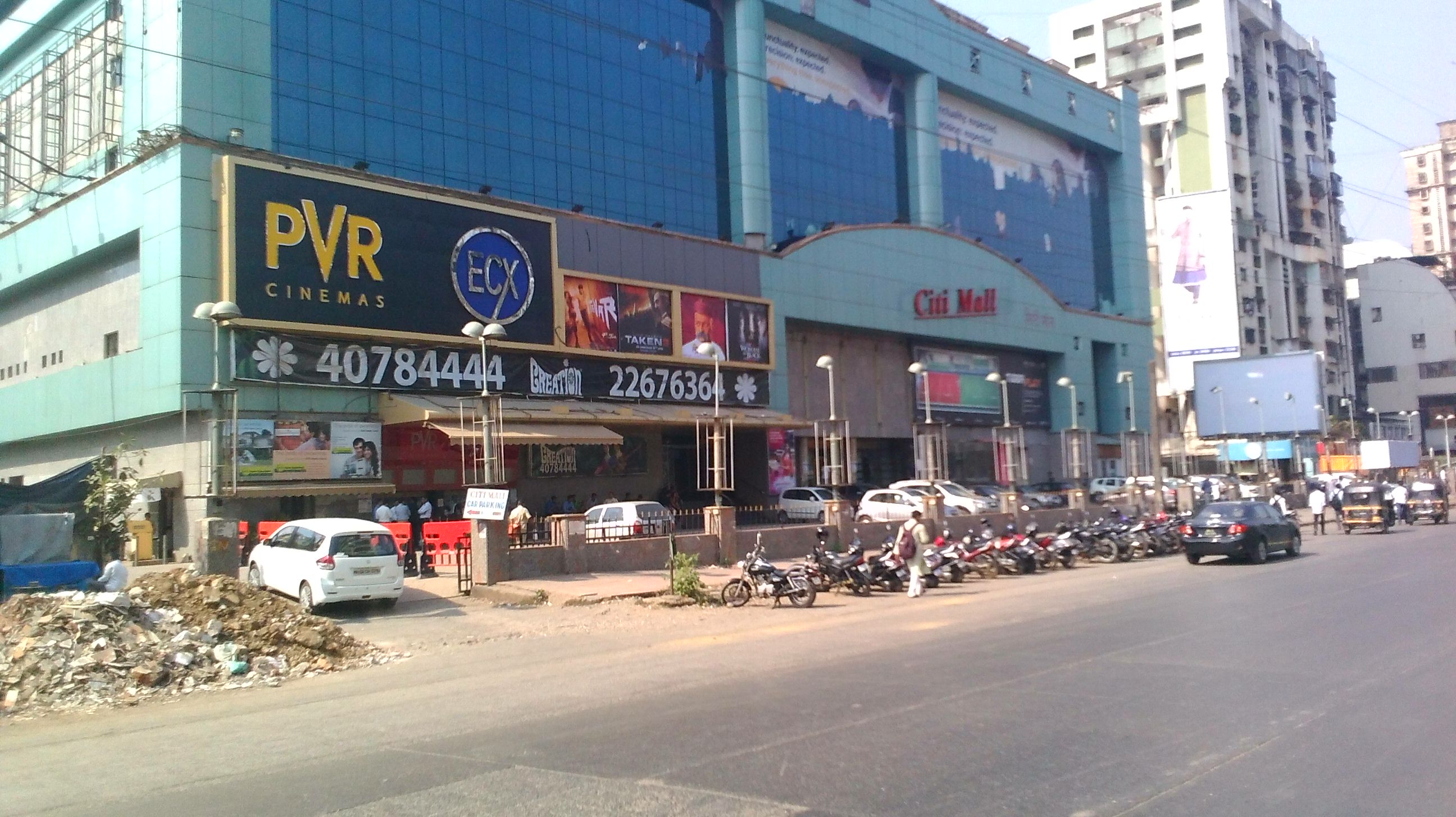 Commercial Shops for Rent in Commercial Shop For Rent in Linking Road, , Andheri-West, Mumbai