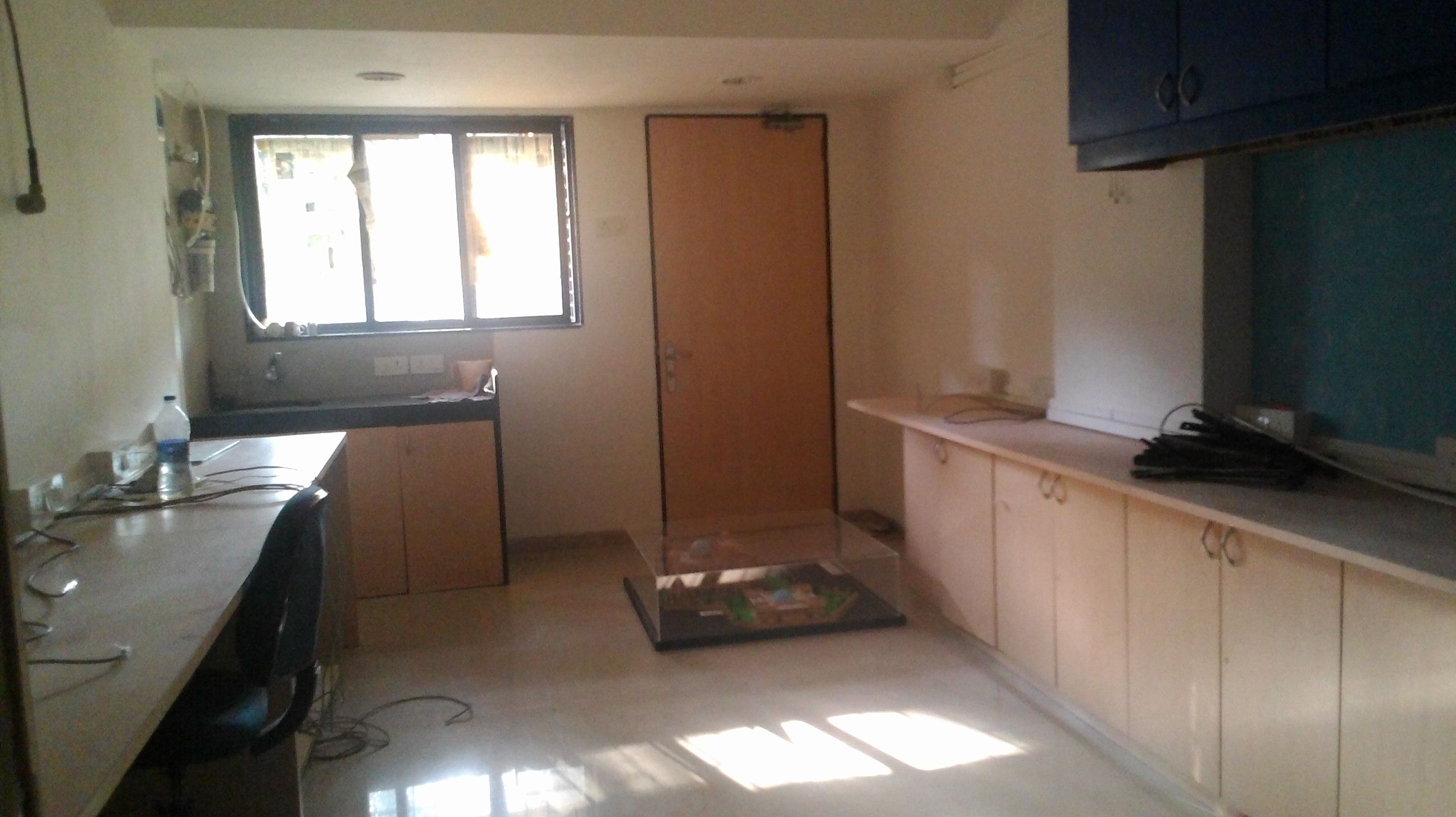 Commercial Office Space for Rent in Furnishe Office Space for Rent near Teen Hath Naka , Thane-West, Mumbai