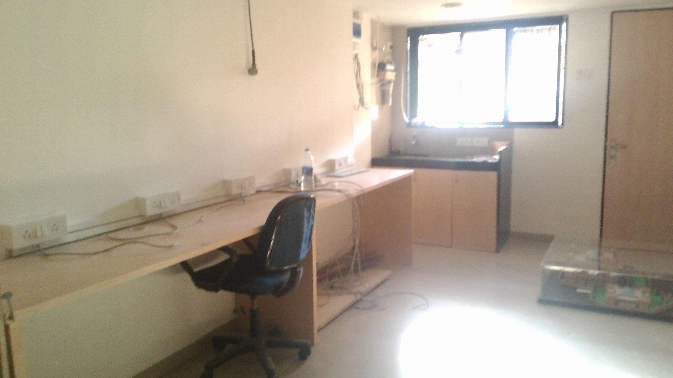 Commercial Office Space for Rent in Furnishe Office Space for Rent near Teen Hath Naka , Thane-West, Mumbai